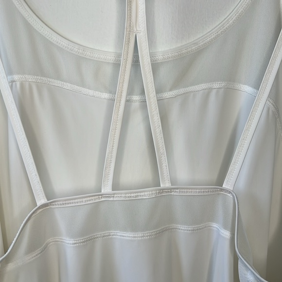 Lululemon white tank
lululemon athletica - Picture 6 of 6